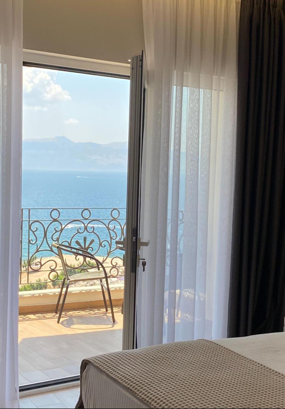 Ami Mar Hotel Sarandë Exteriér fotografie